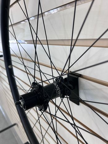 Used 2025 Hydra Trail S Wheelset bike — image 3 of 6