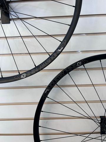 Used 2025 Hydra Trail S Wheelset bike — image 2 of 6