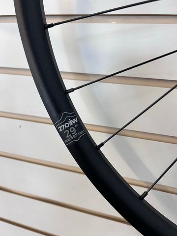 Used 2025 Hydra Trail S Wheelset bike — image 5 of 6