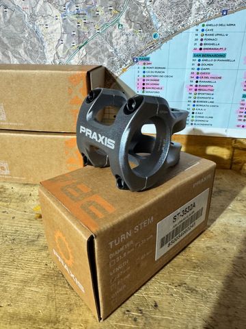 Used Praxis Works Stem Cockpit