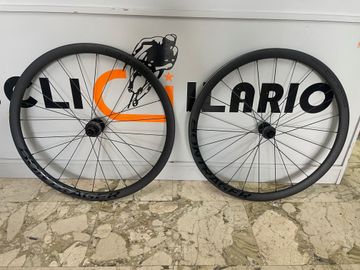 Bontrager Aeolus Elite 35 TLR Disc Wheels usato