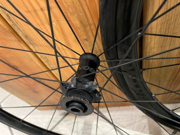Tweedehands Bontrager Aeolus XXX 2 Tubular Disc Rear 2021 bike — afbeelding 2 van 7