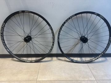 Bontrager Line 30 DH 2024 bike d'occasion — image 3 sur 7