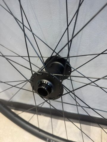 Bontrager Line 30 DH 2024 bike d'occasion — image 4 sur 7