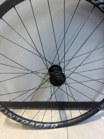 Bontrager Line 30 DH 2024 bike d'occasion — image 2 sur 7