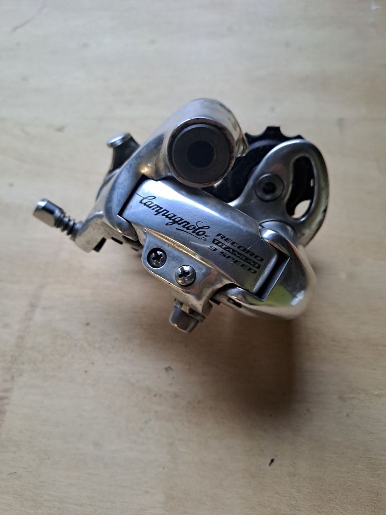 Dérailleur Arrière Campagnolo Record Carbone/Titane – 10 Vitesses (Occasion)