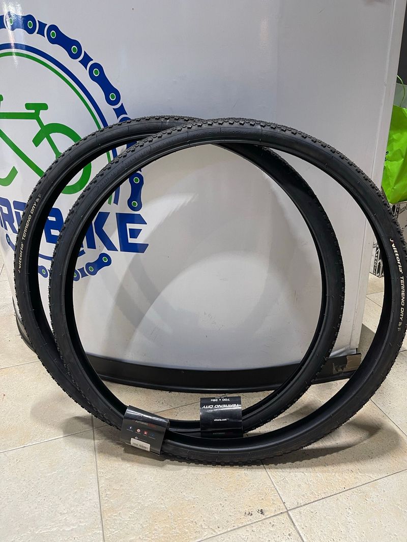 Vittoria Coppia pneumatici Vittoria Terreno Dr 700x38c Tyres & Tubes de segunda mano