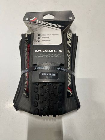 Used Vittoria pneumatico Vittoria Mezcal XC Trail 29x2.25 Tubeless Ready bike — image 2 of 2