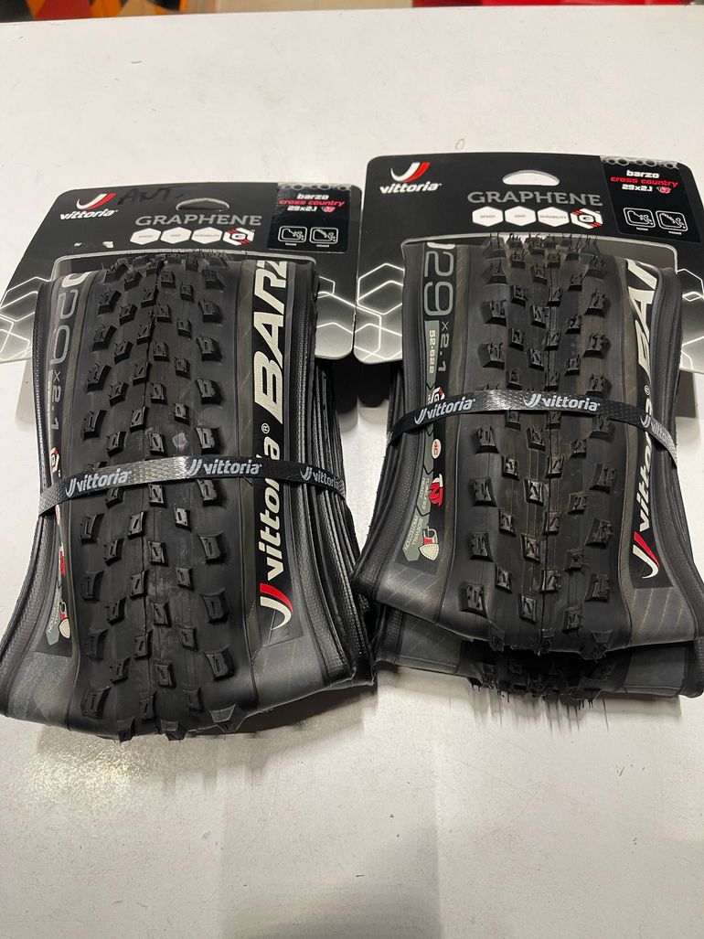 Used Vittoria Coppia pneumatici  VITTORIA BARZO Grafene 2.0 Tubeless Ready 29x2.10 bike — image 2 of 2