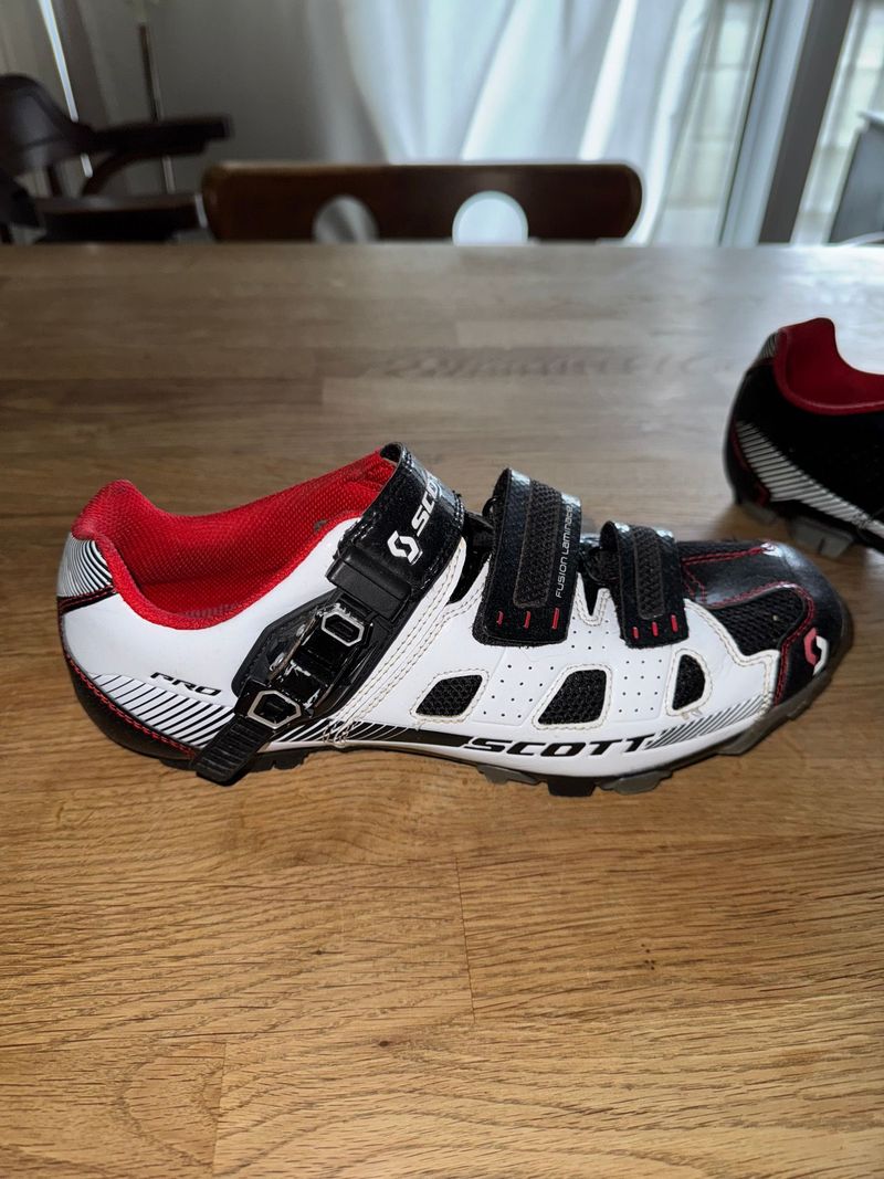 Used Scott Elite Pro 2020 bike — image 6 of 6
