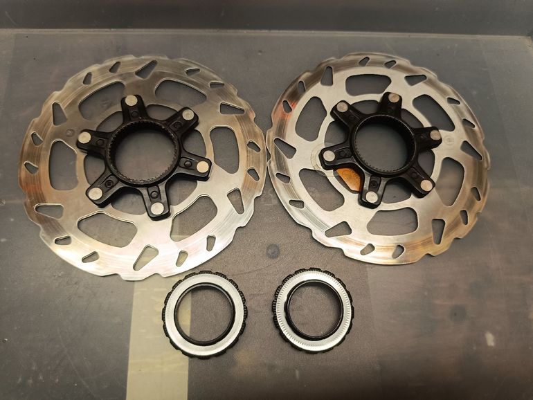 Used Shimano SM-RT70 Disc Brake Rotor bike — image 4 of 4