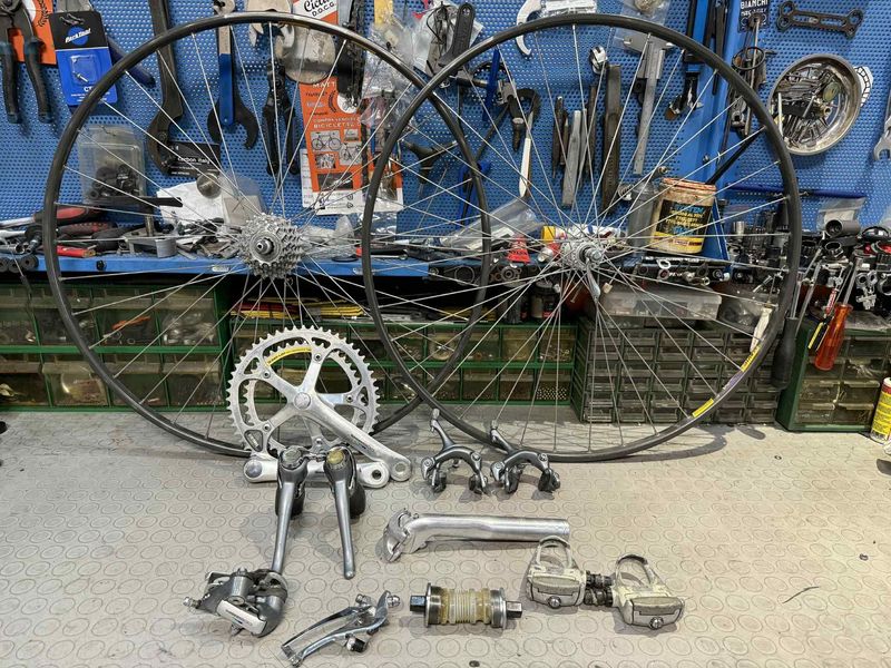 Käytetty Shimano 600 tricolor 1987 Groupset