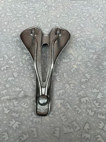 Used carbone engineering Endurance Carbon Saddle 2020 bike — image 3 of 4