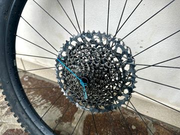 Used Specialized Traverse + DT Swiss E1900 bike — image 4 of 4