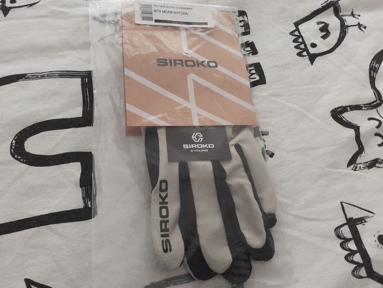 Used Siroko MTB Moab Matcha Cycling Gloves bike — image 1 of 4