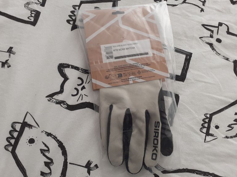 Used Siroko MTB Moab Matcha Cycling Gloves bike — image 4 of 4