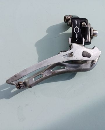 Brugt Campagnolo Veloce 10v Front Derailleur Argento 2B Drivetrain & Pedals