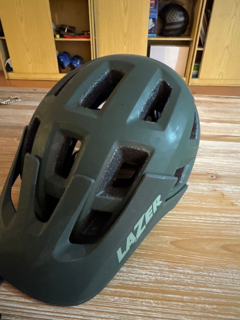 2022 casco Helmet bike de segunda mano — imagen 2 de 4