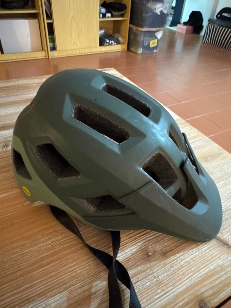 2022 casco Helmet bike de segunda mano — imagen 1 de 4