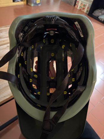 2022 casco Helmet bike de segunda mano — imagen 4 de 4
