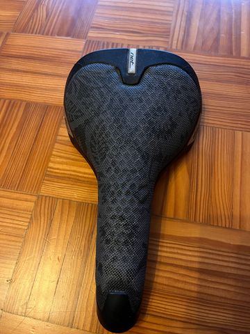Použité Selle Italia Net Seat Black Grey Saddle bike — obrázek 2 z 4