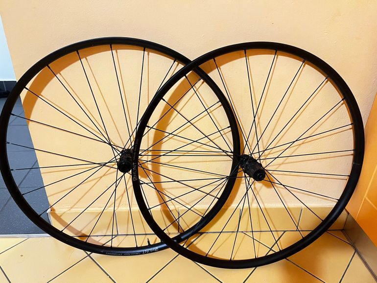 Used Hunt Wheels Gravel Race Wheelset 700c 1403g 2024 bike — image 1 of 5