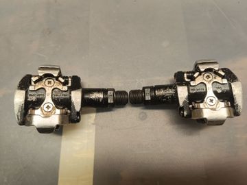 Shimano PD M505 Drivetrain & Pedals usato
