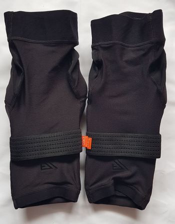 Used Akta Mountainbike Knieschoner - Modell Trail Knee Pad 2025 bike — image 2 of 5