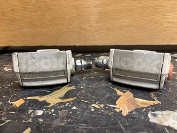 Used Look Elle Clipless Road Bicycle Pedals White and grey W/O Cleats bike — image 4 of 10