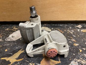 Used Look Elle Clipless Road Bicycle Pedals White and grey W/O Cleats bike — image 2 of 10