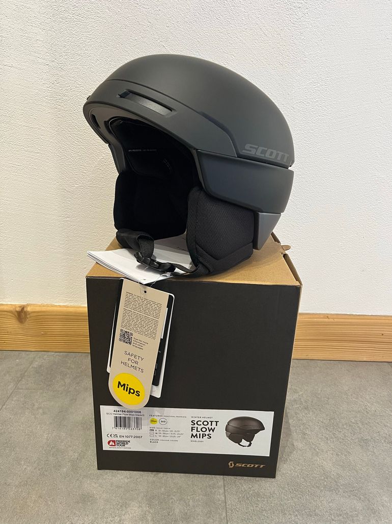 Used 2026 Ski Helmet bike — image 1 of 3
