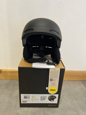 Used 2026 Ski Helmet bike — image 2 of 3
