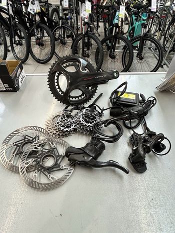 Used Campagnolo Campagnolo Suoer Record 12s disk 2021 bike — image 2 of 6