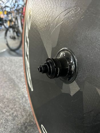 Used Zipp zipp 900 tubular full disc 650c 2016 bike — image 4 of 5