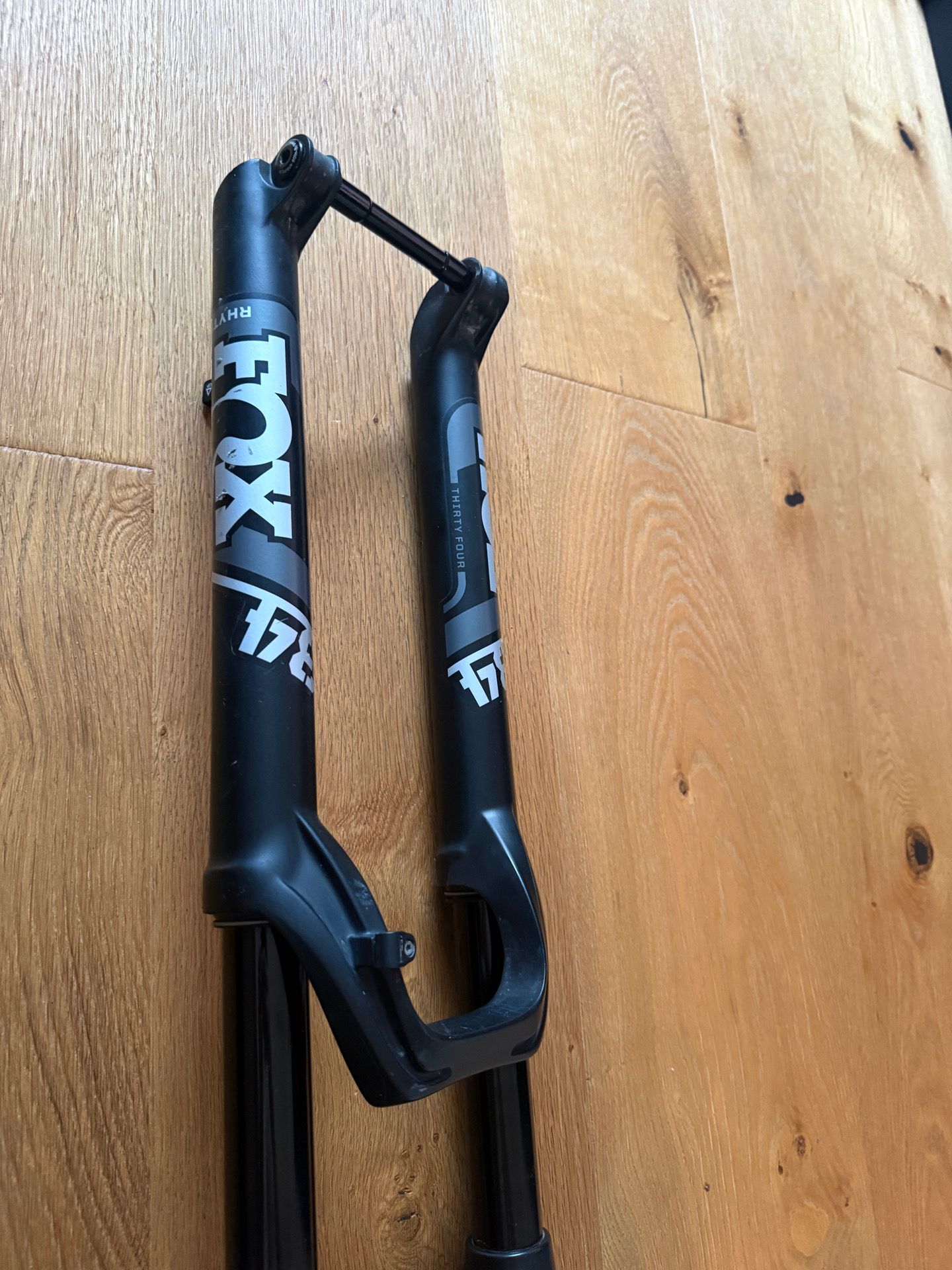 FOX THIRTY FOUR RHYTHM サスペンションフォーク Fox Racing Float 34