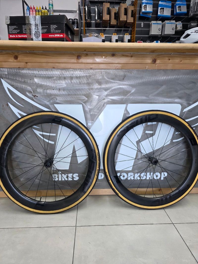 Käytetty 2024 RYOT55 Carbon Clincher Wheelset Wheels