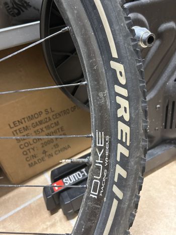 Carbon-Ti Carbon Ti + Duke Wheelset 2023 bike d'occasion — image 17 sur 22