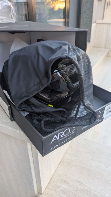 Used Oakley Aro3 2025 bike — image 5 of 6