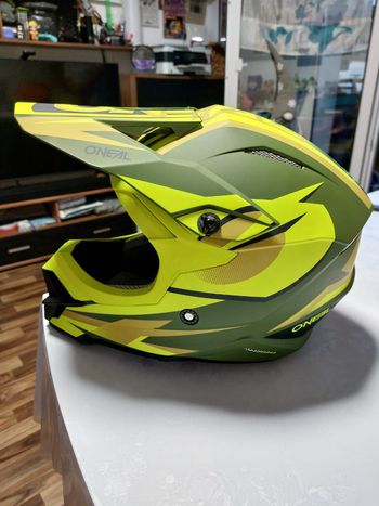 Used 2020 O'neal 3 Series Riff 2.0 Motocross Enduro MTB Helm gelb/grün 2020 Oneal: Größe: M (57-58cm) bike — image 2 of 4
