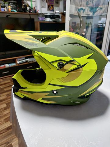 Used 2020 O'neal 3 Series Riff 2.0 Motocross Enduro MTB Helm gelb/grün 2020 Oneal: Größe: M (57-58cm) bike — image 2 of 4