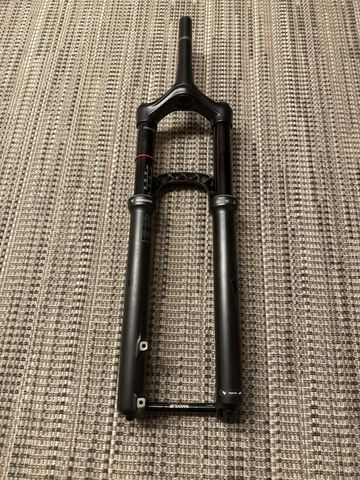 Brugt 2024 Lyrik 29" 160mm Travel bike — billede 2 af 13