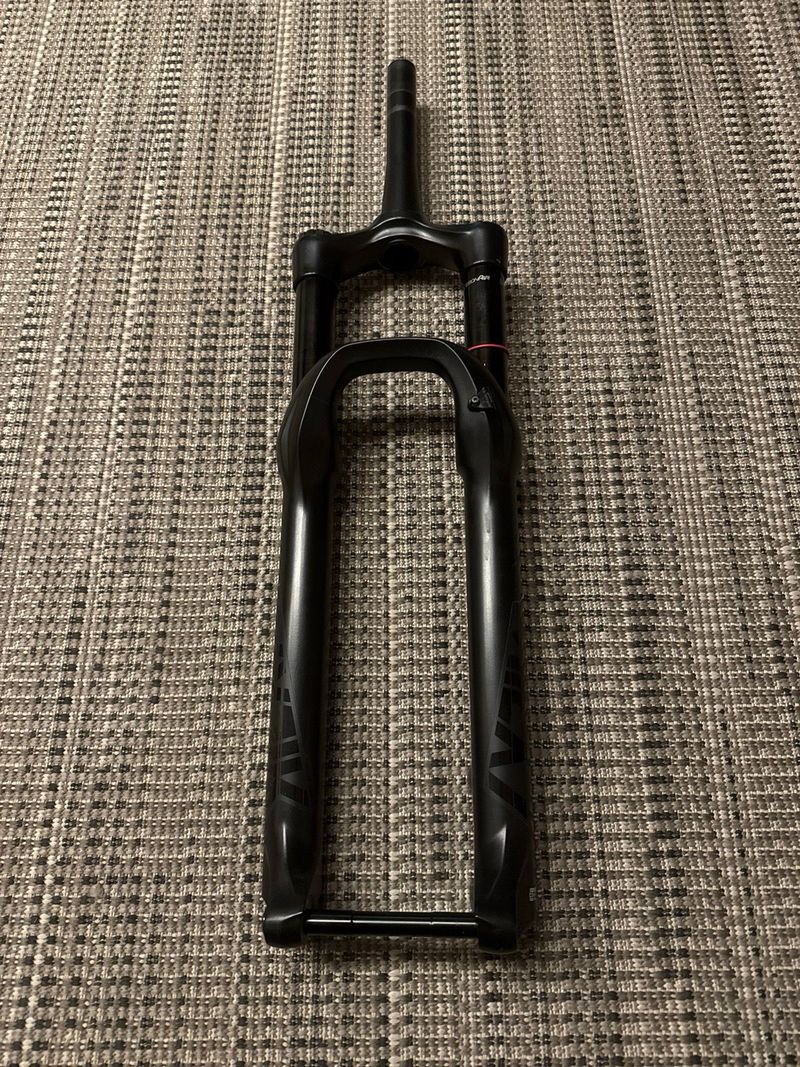 Used 2024 Lyrik 29" 160mm Travel Fork