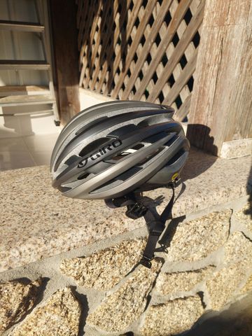 Tweedehands Giro Cinder MIPS Helmet bike — afbeelding 3 van 4