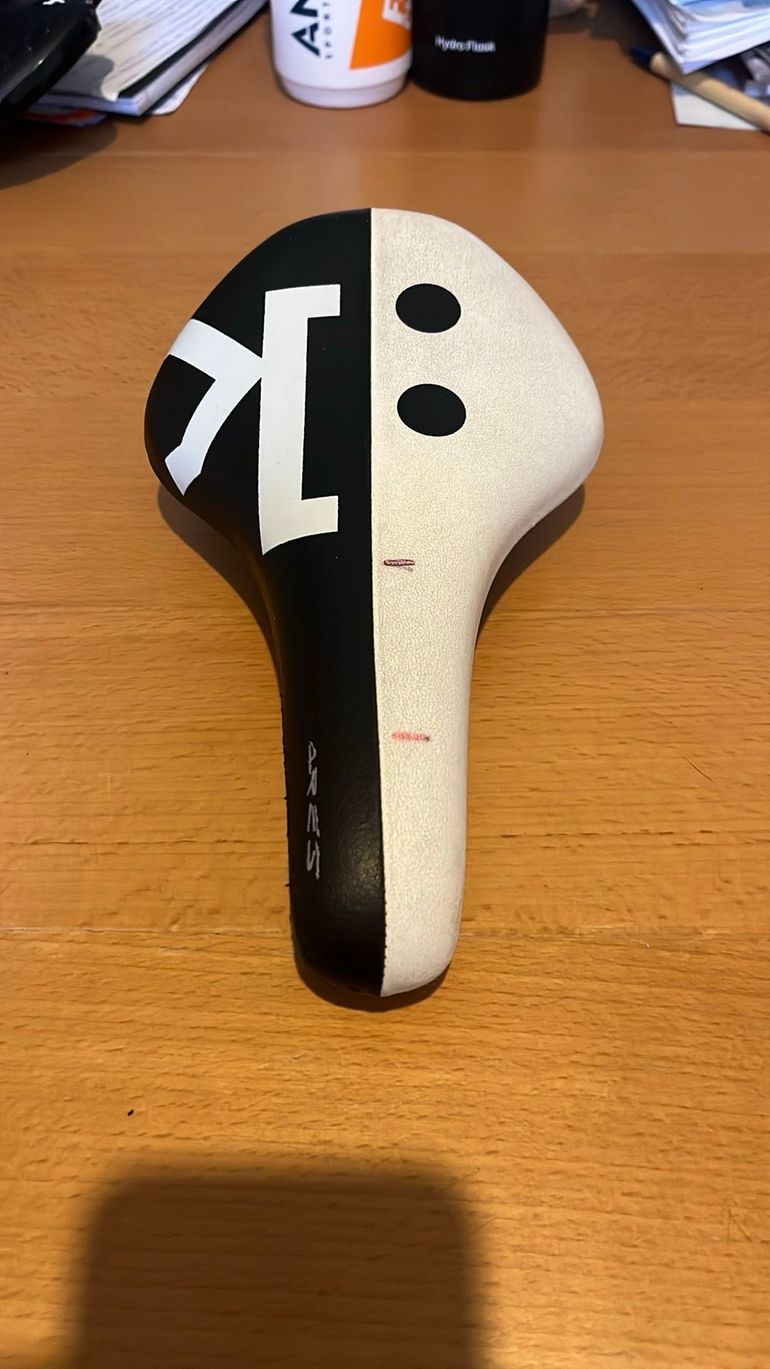 Used Fizik zadel bike — image 2 of 4