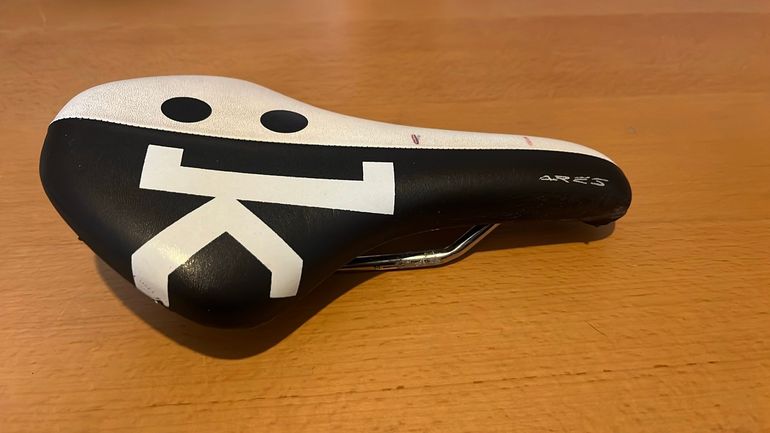 Used Fizik zadel bike — image 1 of 4