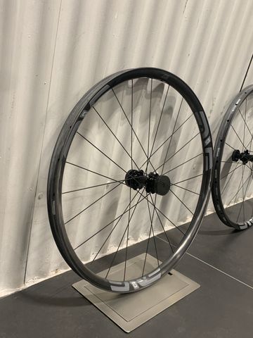 Used Enve G27 650B Gravel Wheel 2025 bike — image 7 of 7