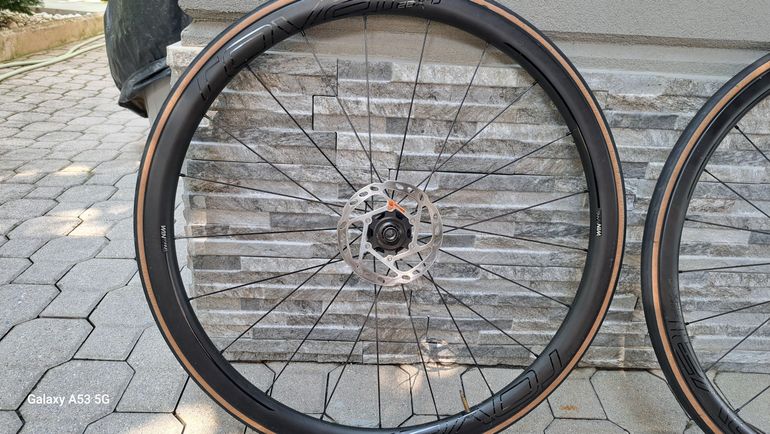 Used Specialized CLX 32 Disc Brake Carbon Clincher Wheelset bike — image 4 of 5