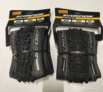 Tweedehands Pirelli Coppia Copertone Pirelli Scorpion E-Mtb M Hyperwall 29x2.60 Tyres & Tubes