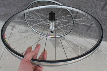 Used Shimano XT HB-M738 FH-M737 26" Rigid Laser Cera+ Ceramic Rims bike — image 7 of 9