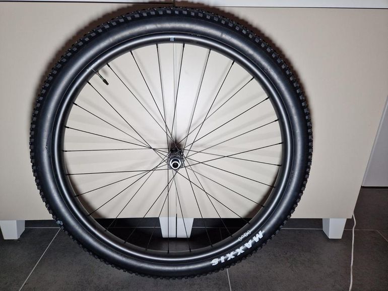 Used Orbea Mountain Performance MP30TEAM 2025 bike — image 2 of 8